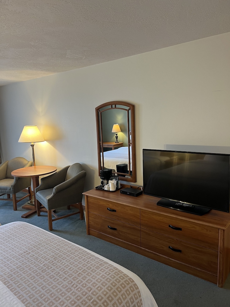 The Grand Hotel Nanaimo 15/63