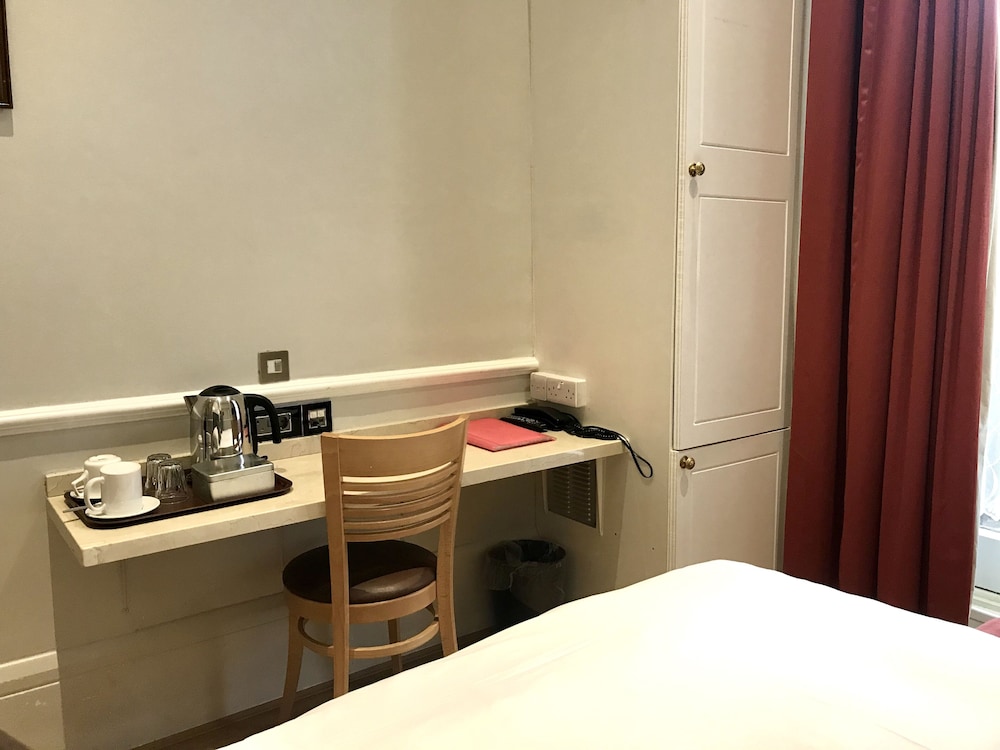 Rhodes Hotel 31/66
