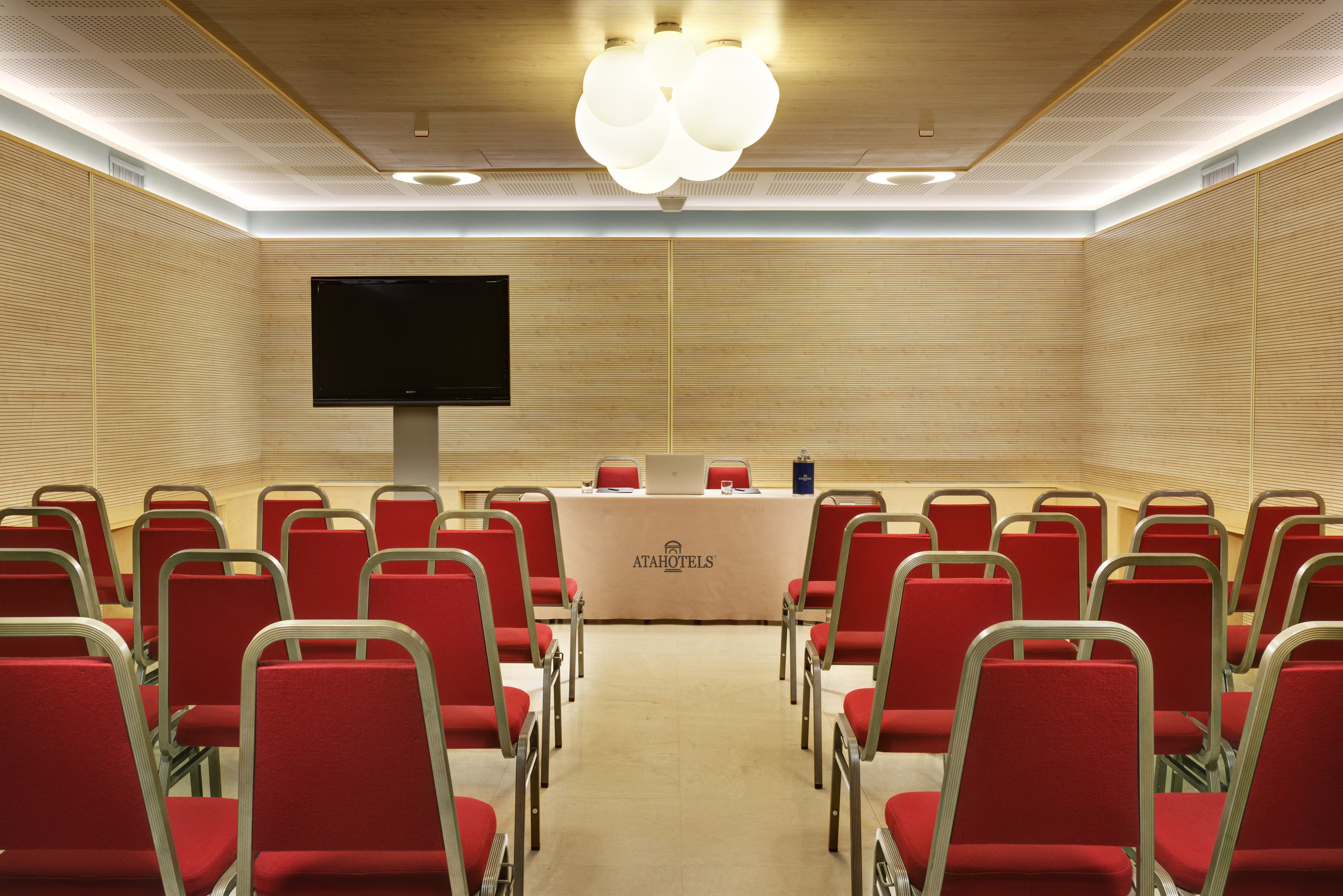 Unahotels Varese 36/42