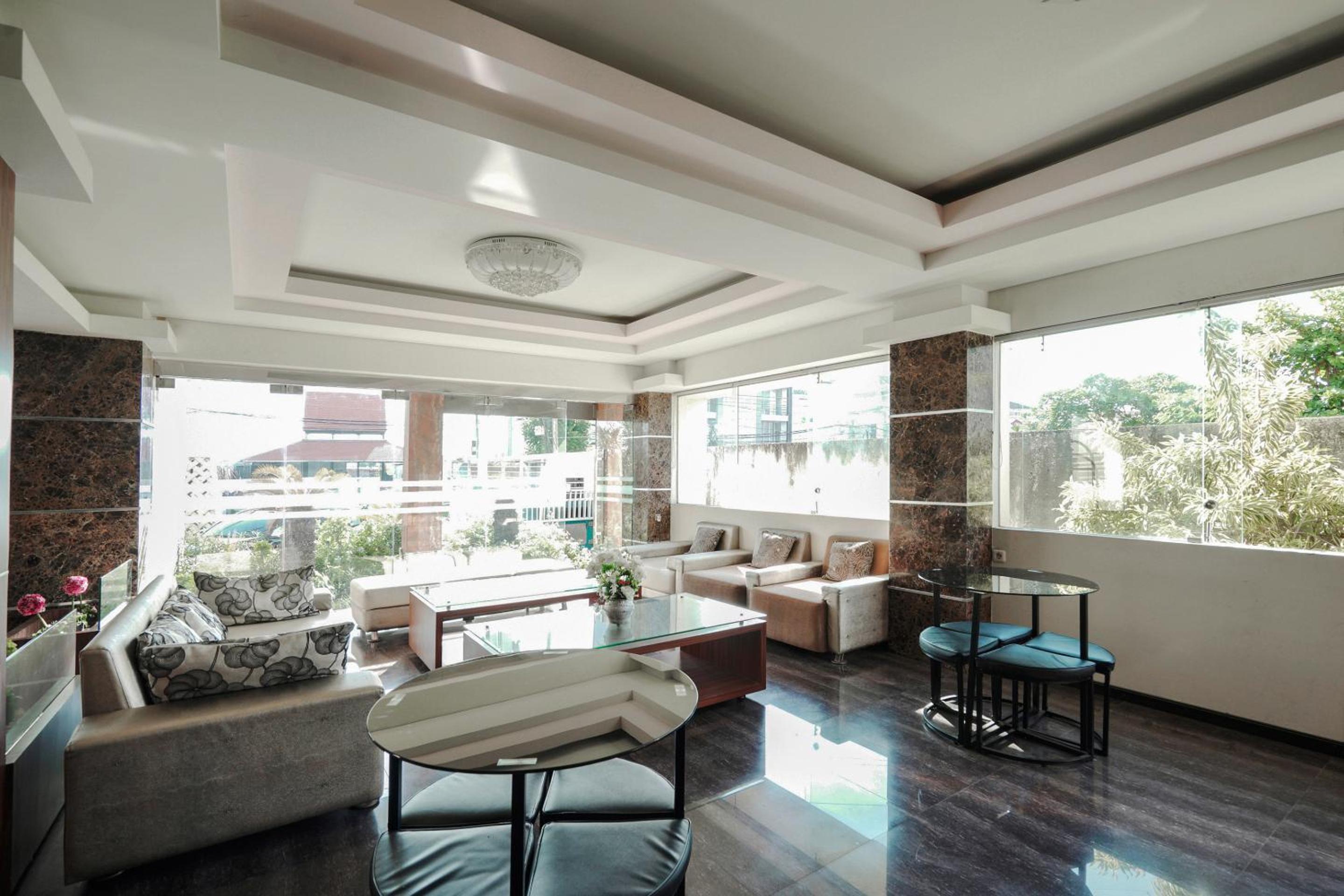 Townhouse Oak Princess Keisha 25/50