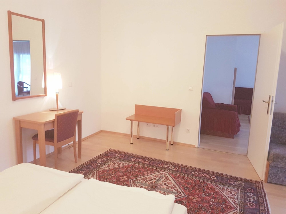 Haydn Hotel 30/50