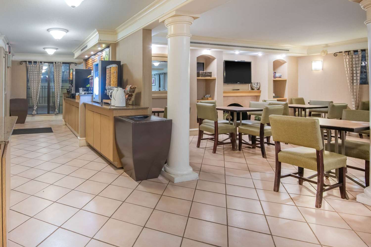 La Quinta Inn By Wyndham Colorado Springs Garden of the Gods 33/44