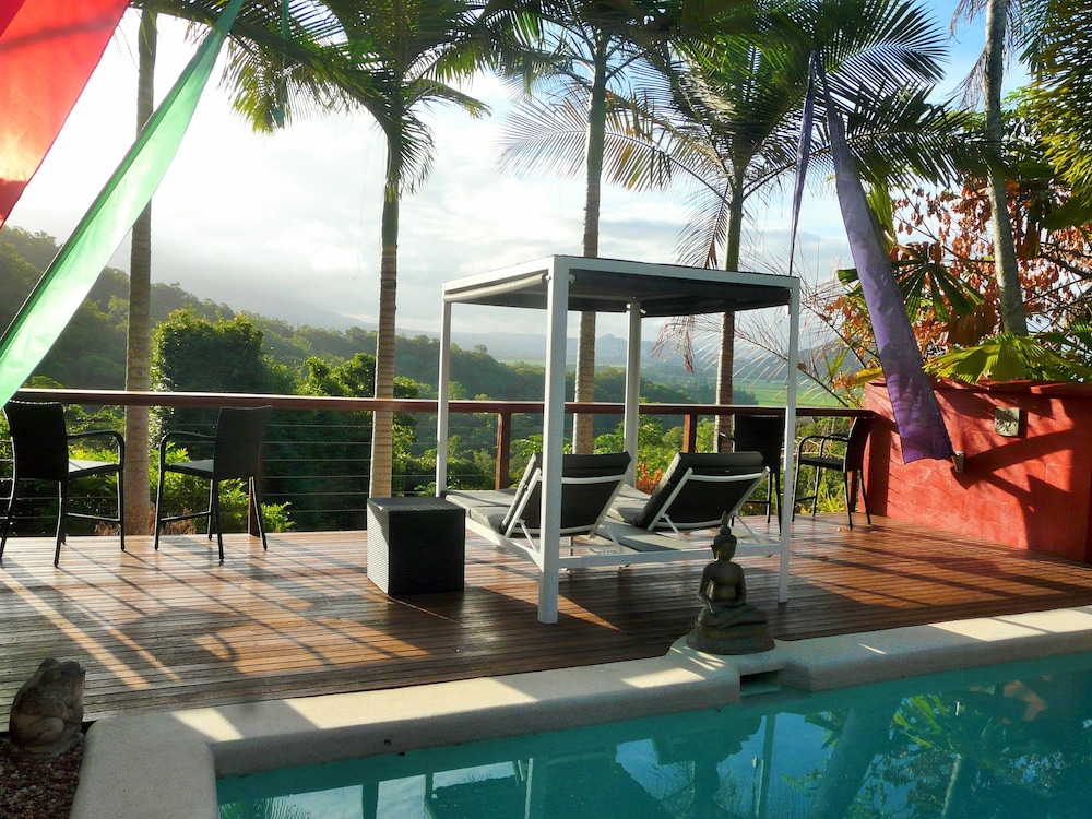 Mai Tai Resort 6/58