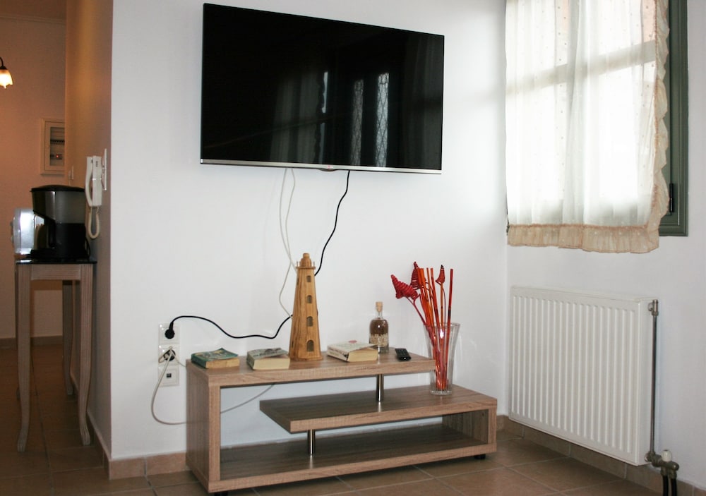 Lagoon View Apartments - Adults Only 36/70