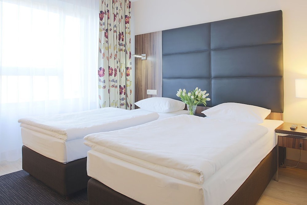 HOTEL MODERNO 33/63