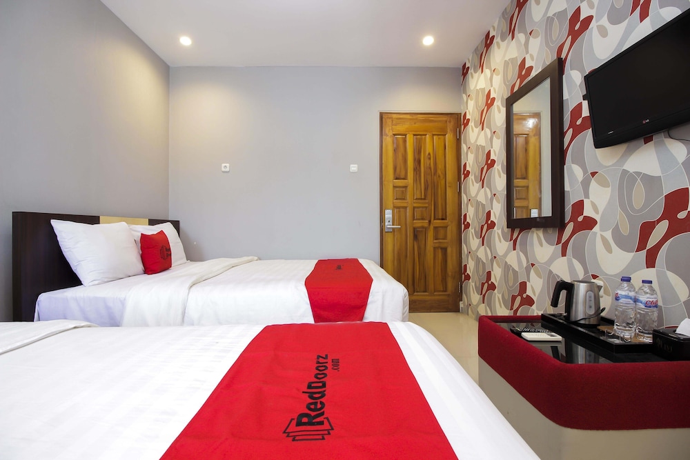 RedDoorz Plus @ Paal 2 Manado (RedDoorz - Elfah Hotel) 17/41