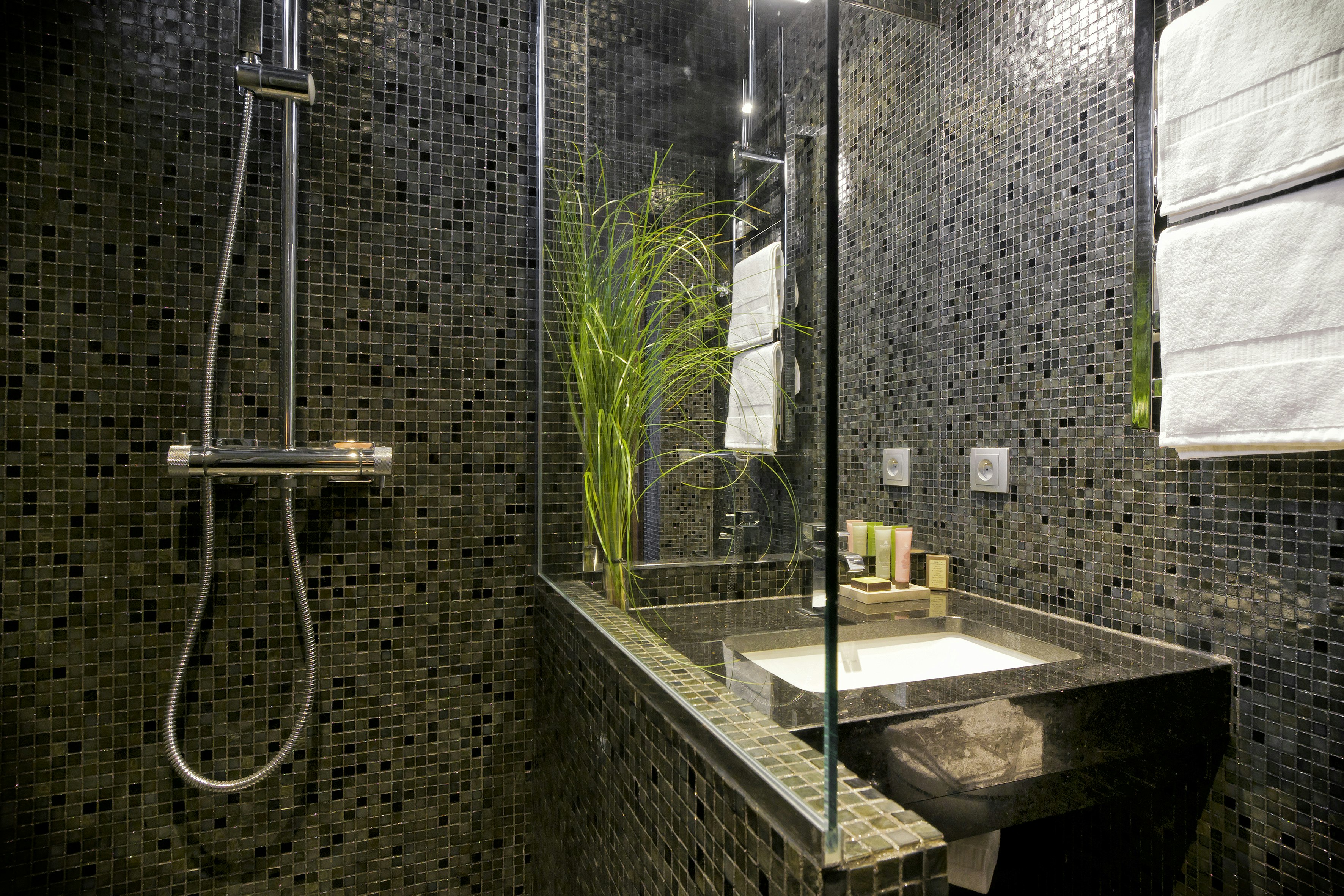 B Montmartre Hotel 50/51