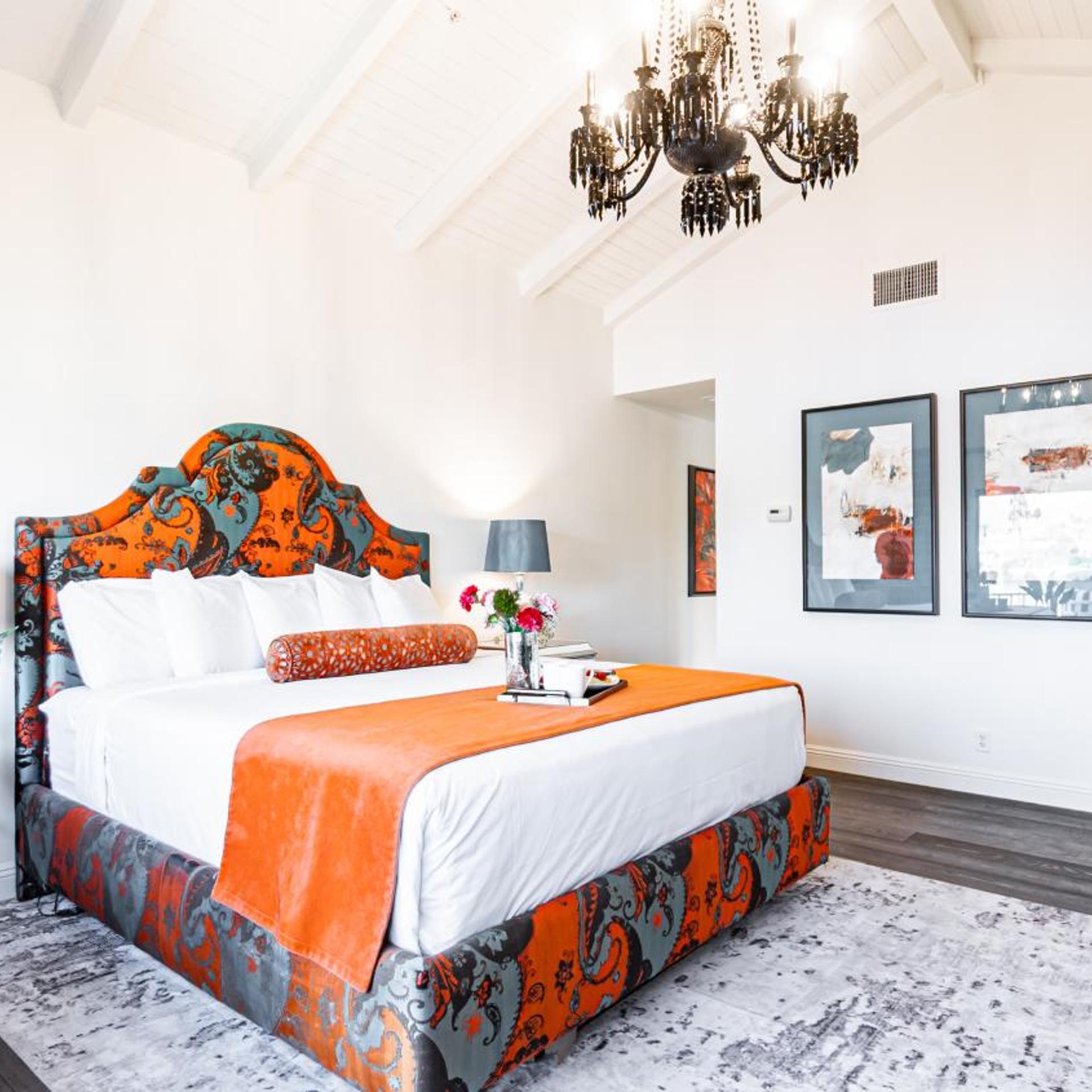 بنغل، The Chateau at Lake La Quinta 5/8