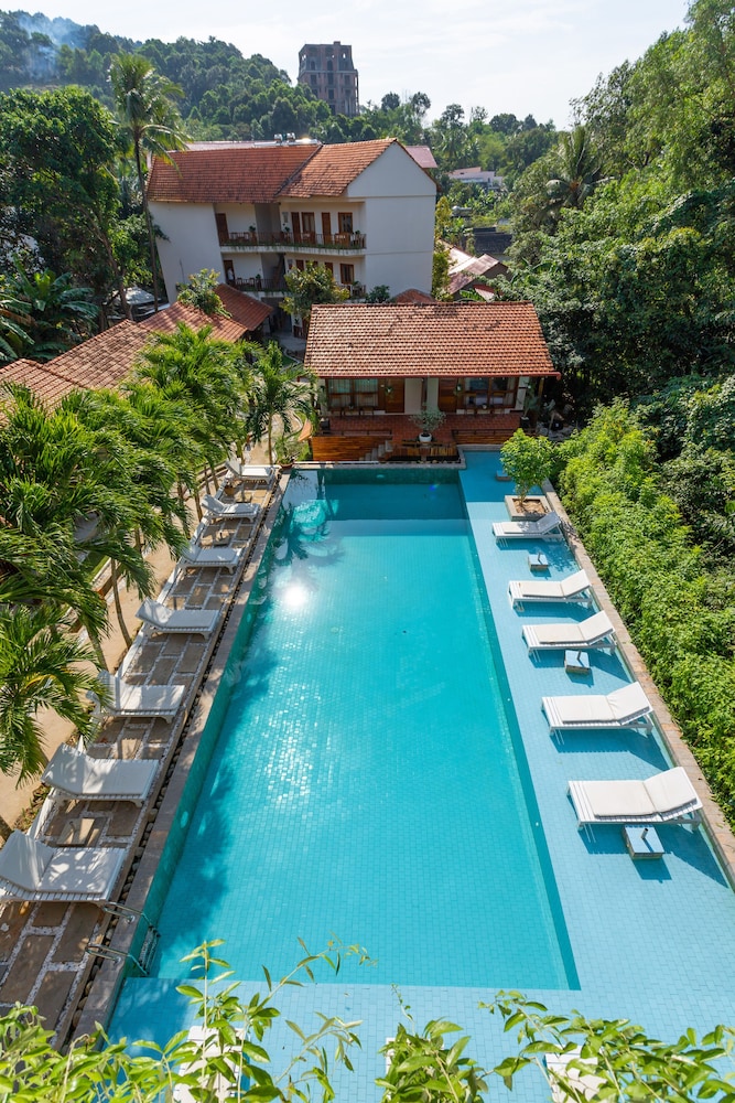 Bauhinia Resort 44/50