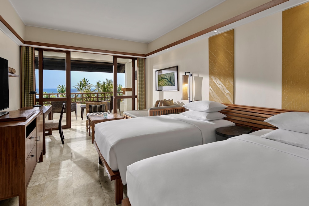 CLUB, TWIN BEDS, OCEAN VIEW