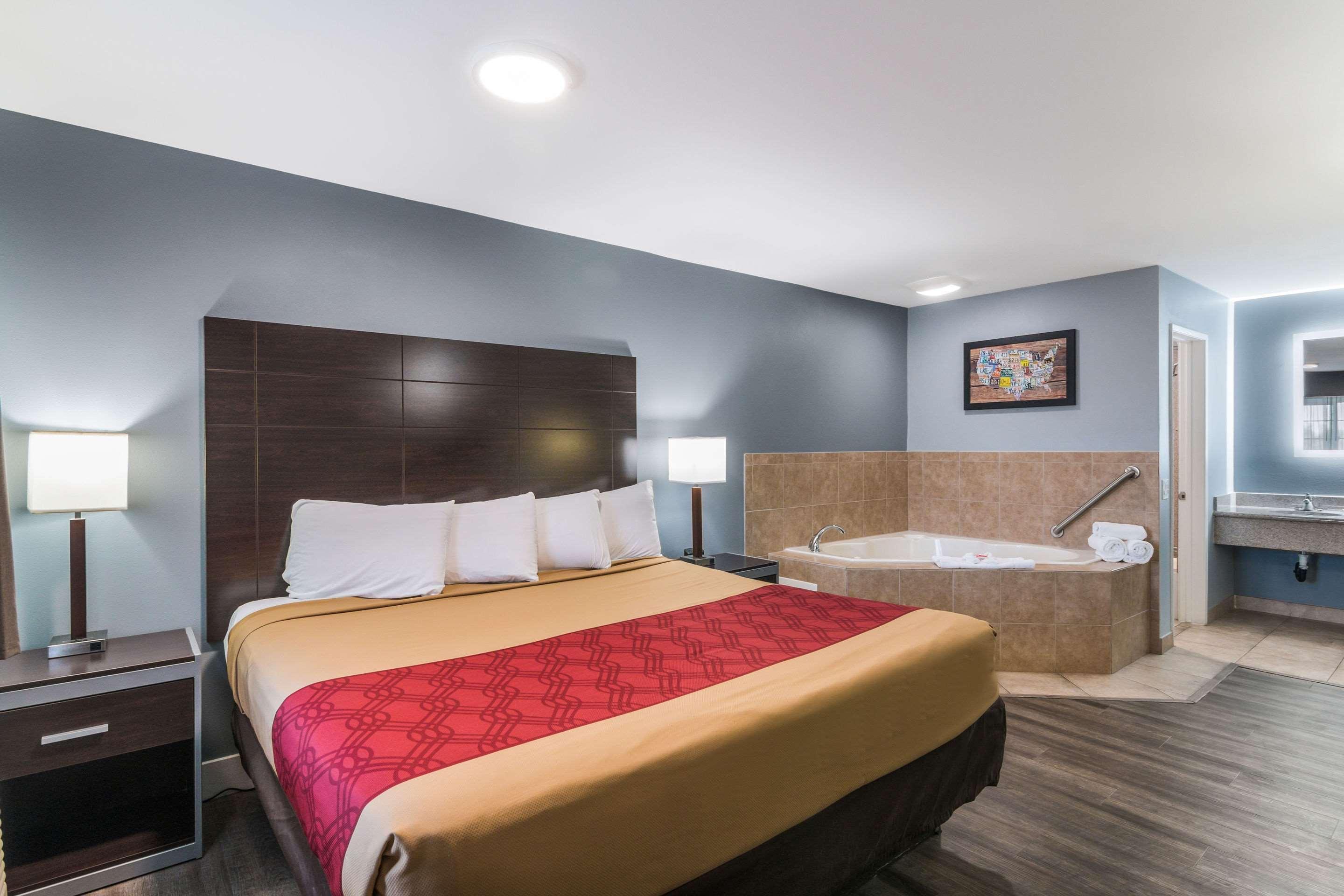 Room, Double Bed