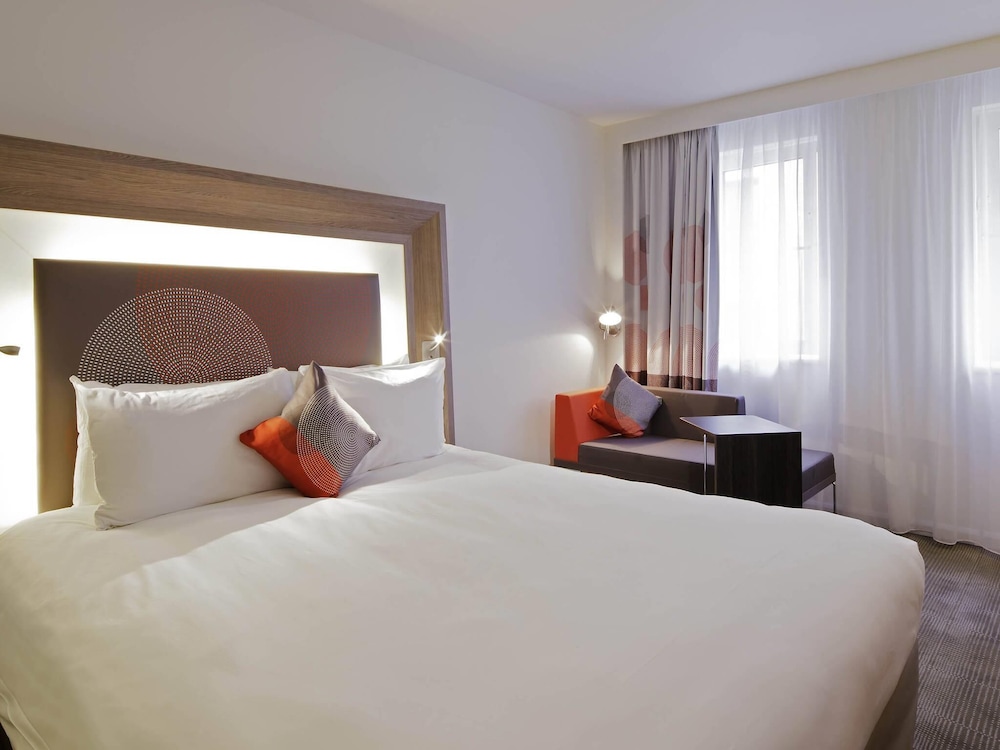 NOVOTEL RENNES ALMA 12/74