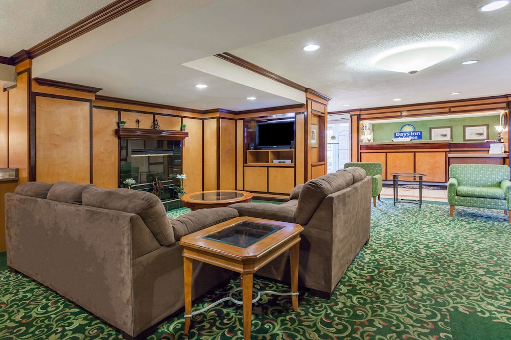 Days Inn & Suites by Wyndham Warren 27/38