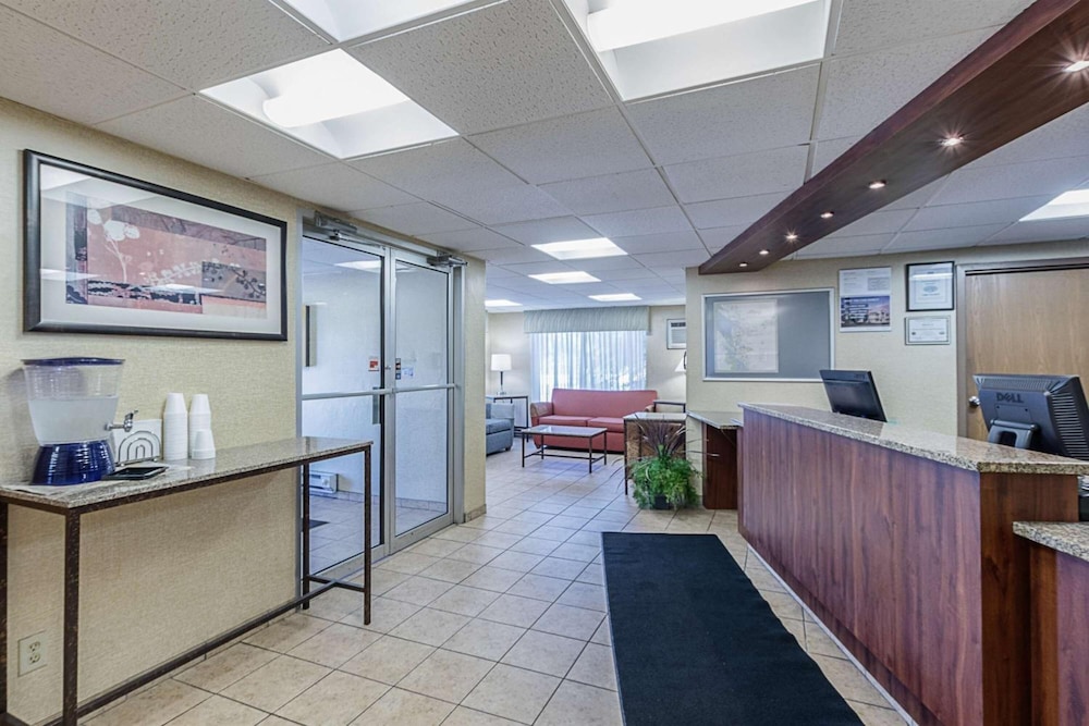 Days Inn by Wyndham La Crosse 13/59