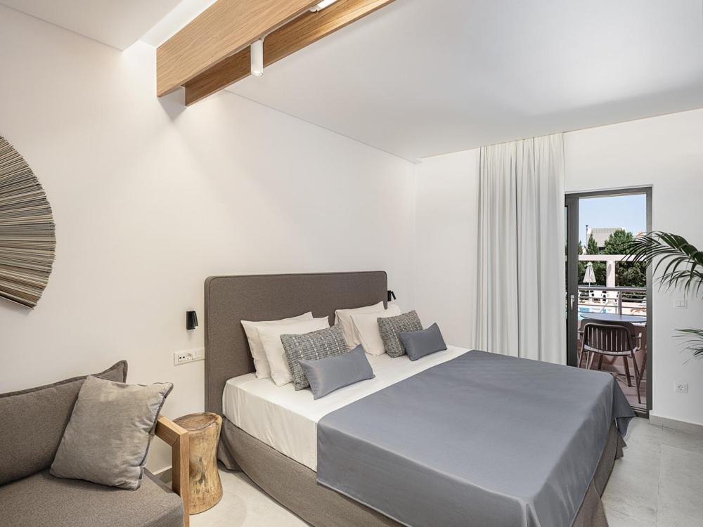 Studio, King Bed