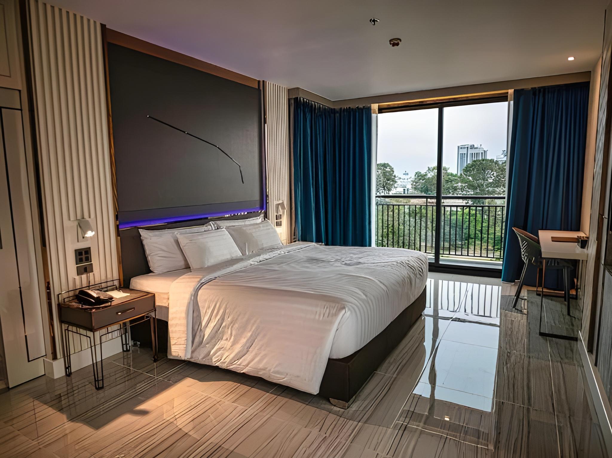 Deluxe, Suite, King Bed, Dee Tower