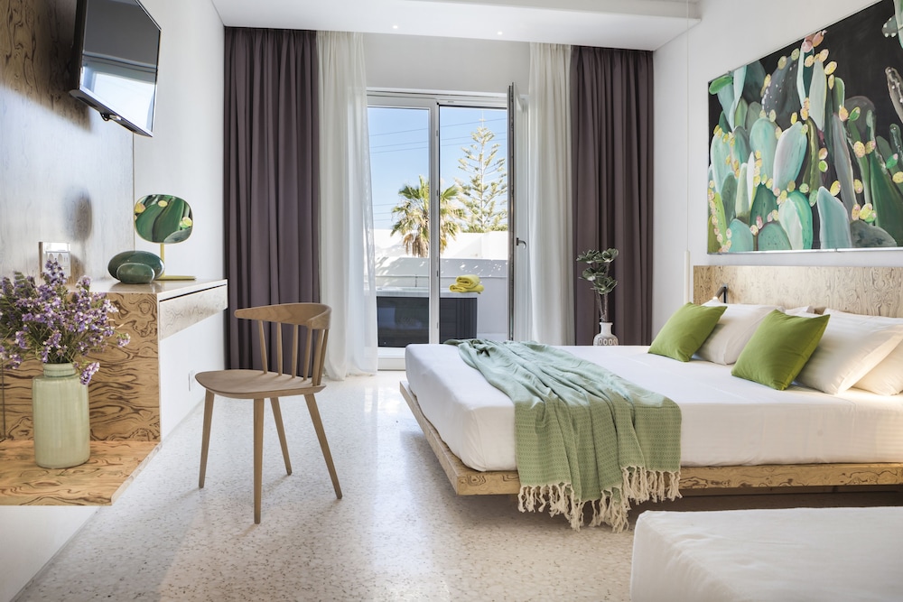 Mykonos Dove Beachfront Hotel 44/73