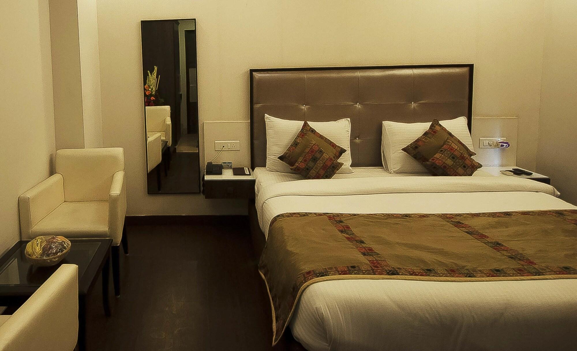 Hotel Pitrashish Premium 21/42