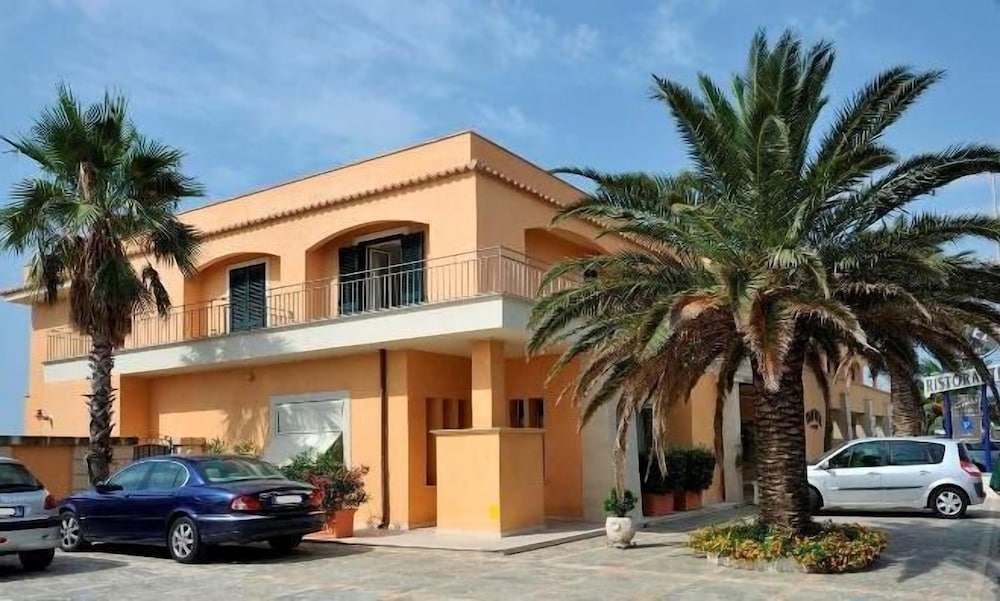 Hotel Ristorante La Lampara 39/43