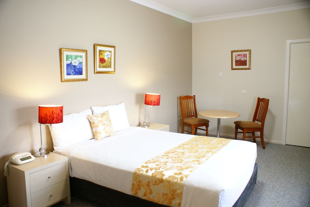 Country Lodge Motor Inn 11/50