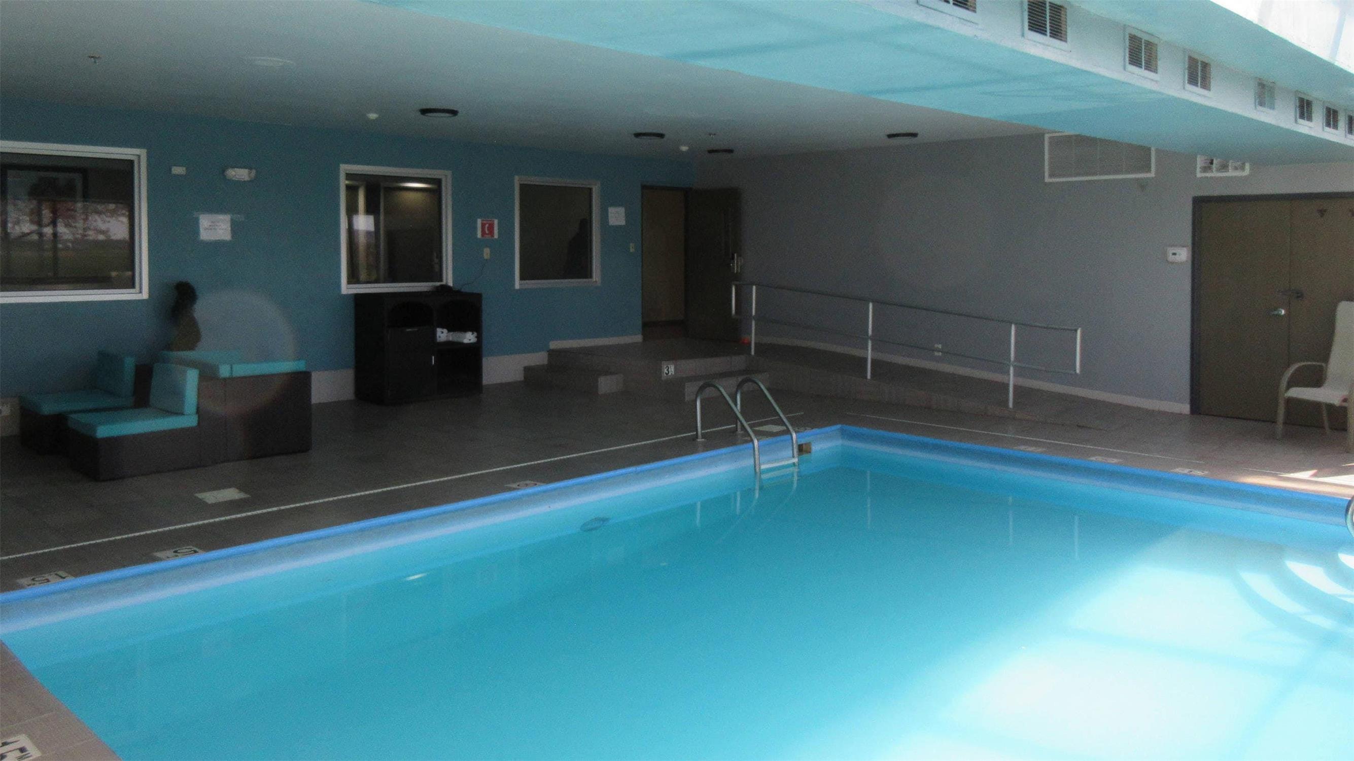 Clarion Pointe Evansville North 17/35