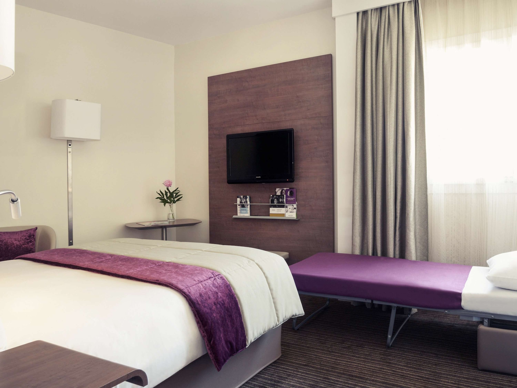 PRIVILEGE, DOUBLE BED