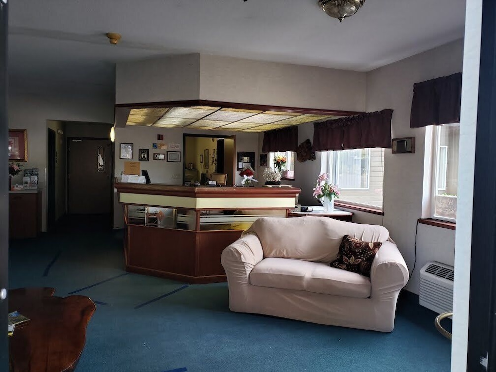 Americas Best Value Inn & Suites Forest Grove Hillsboro 24/34