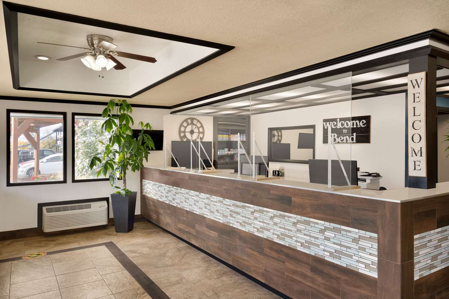 Days Inn by Wyndham Bend 6/49