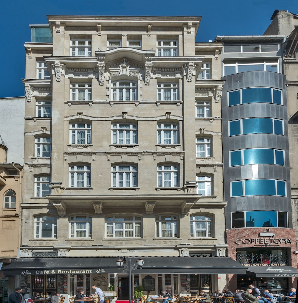 Alpek Hotel 4/67