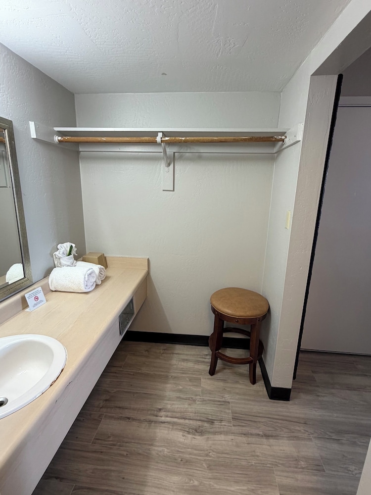 Extend A Suites Phoenix, AZ 55/55