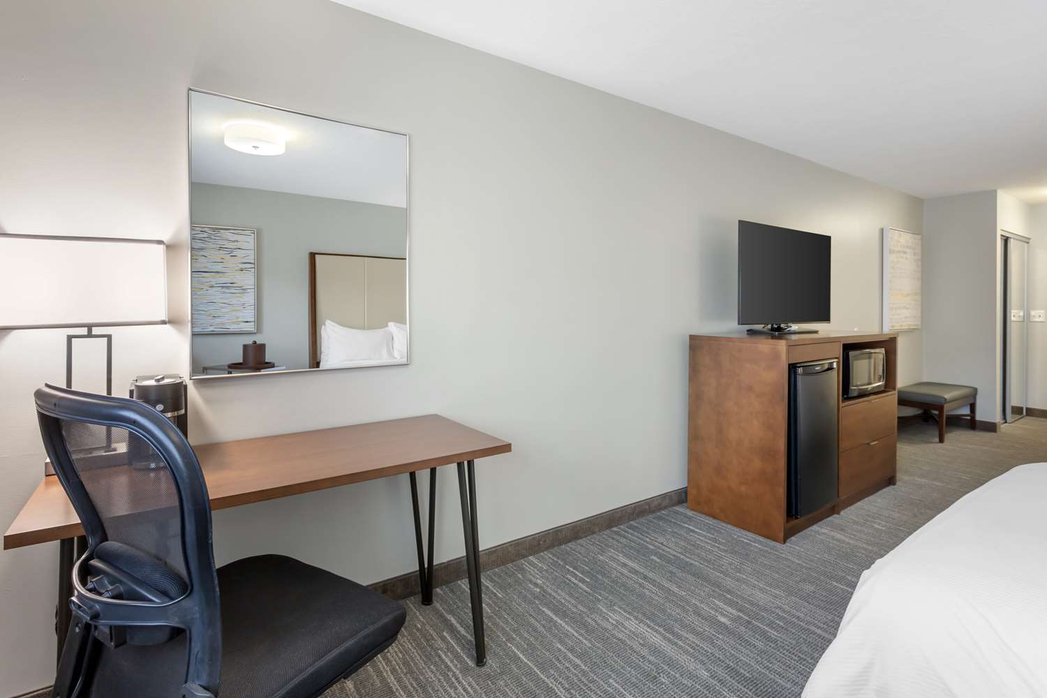 Best Western Plus Cottontree Inn 17/20