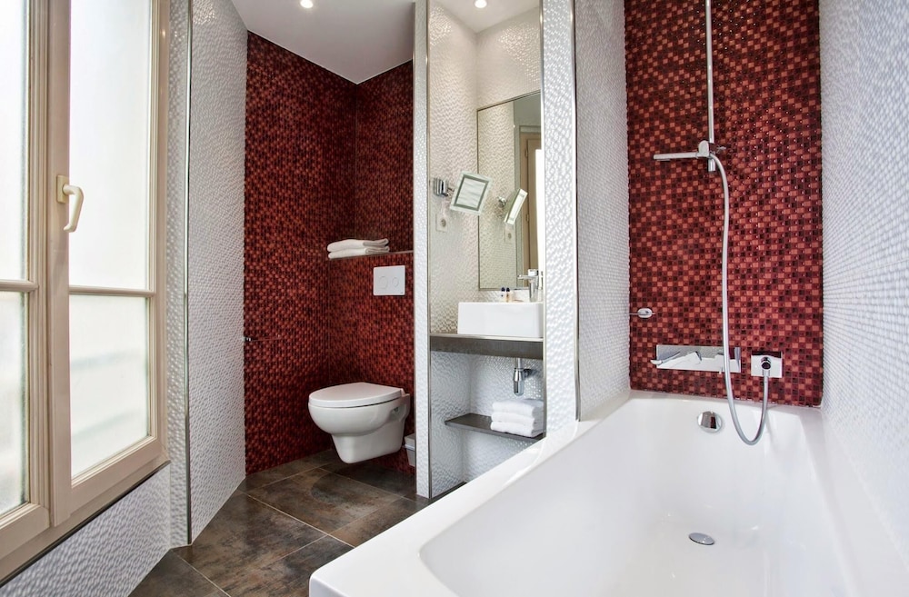 Best Western Nouvel Orleans Montparnasse 9/32