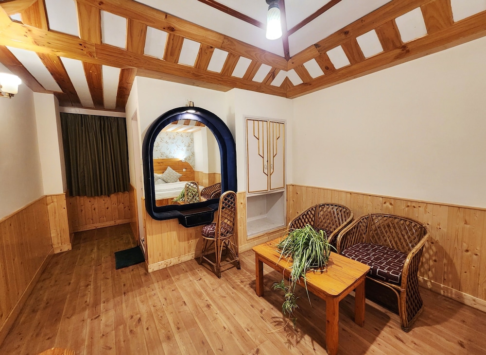 Hotel Pine View ( Pure Vegetarian ) 26/50