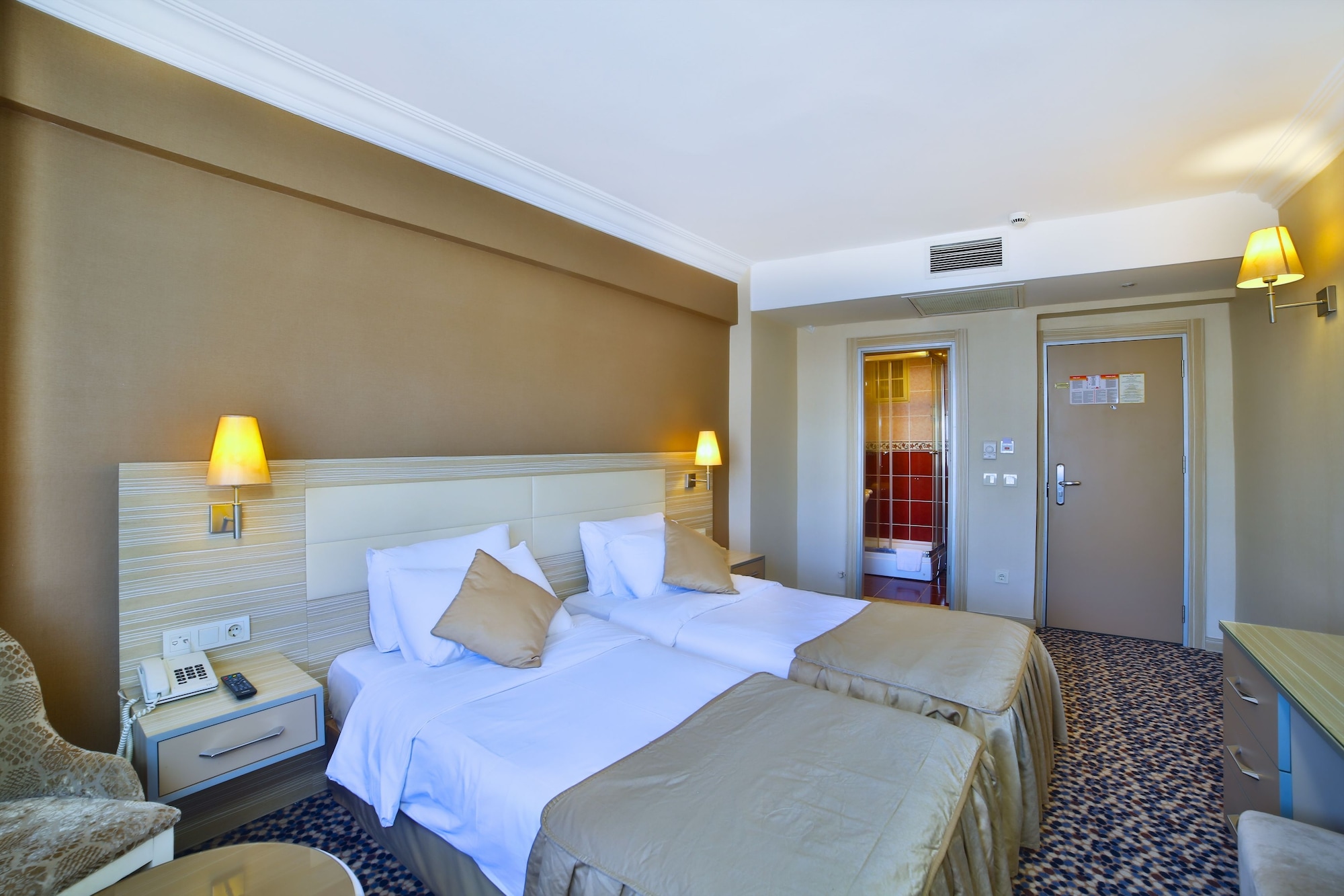 ROOM, SINGLE