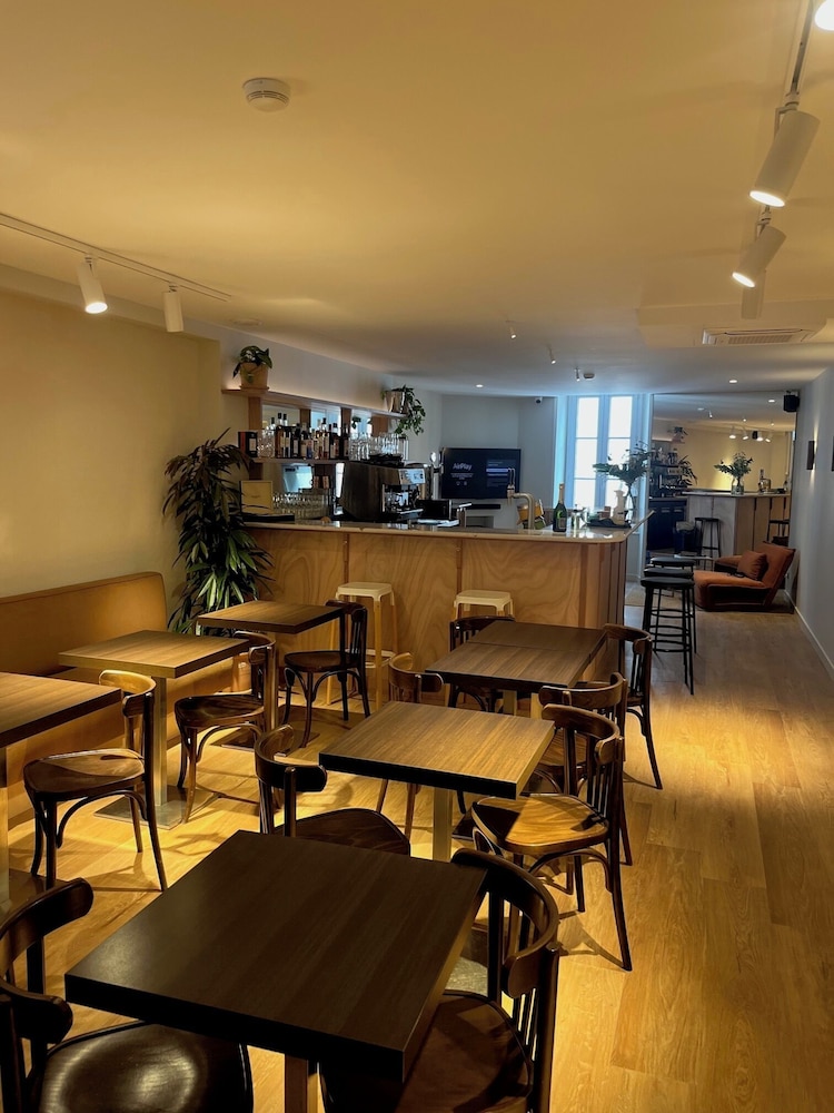 HOTEL HENRI IV 50/69