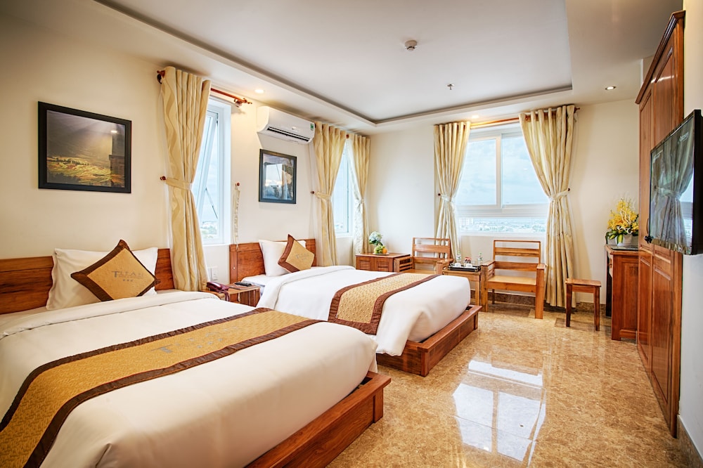 Titan Hotel 20/42