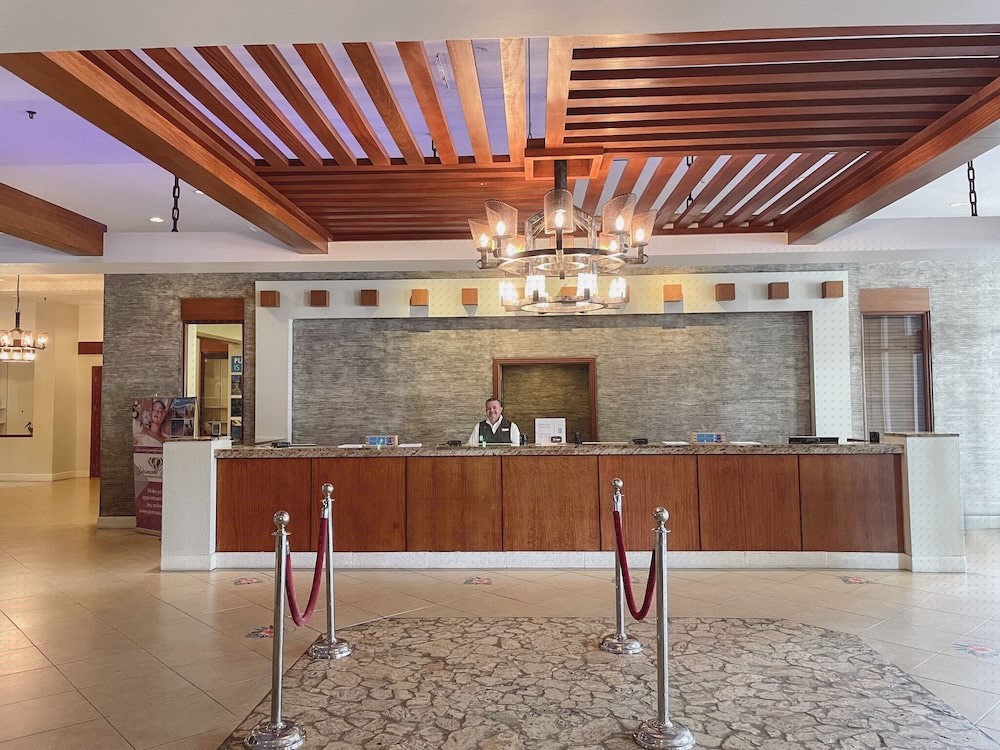 Embassy Suites By Hilton Dorado Del Mar Beach Resort 24/81