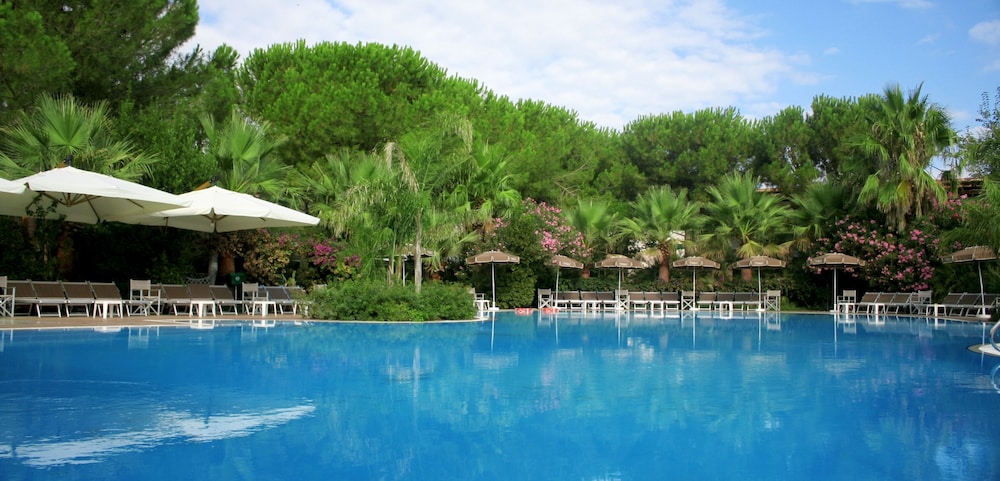 OLEANDRI RESORT 6/81