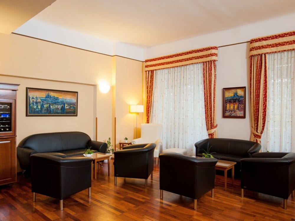 Hotel Cloister Inn 34/46