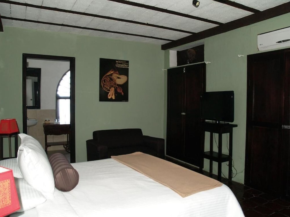 Los Agaves Hotel 36/52