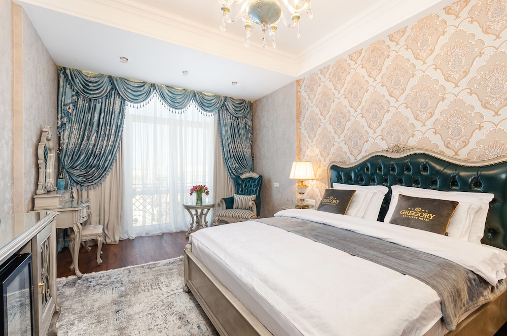 SUPERIOR, KING BED