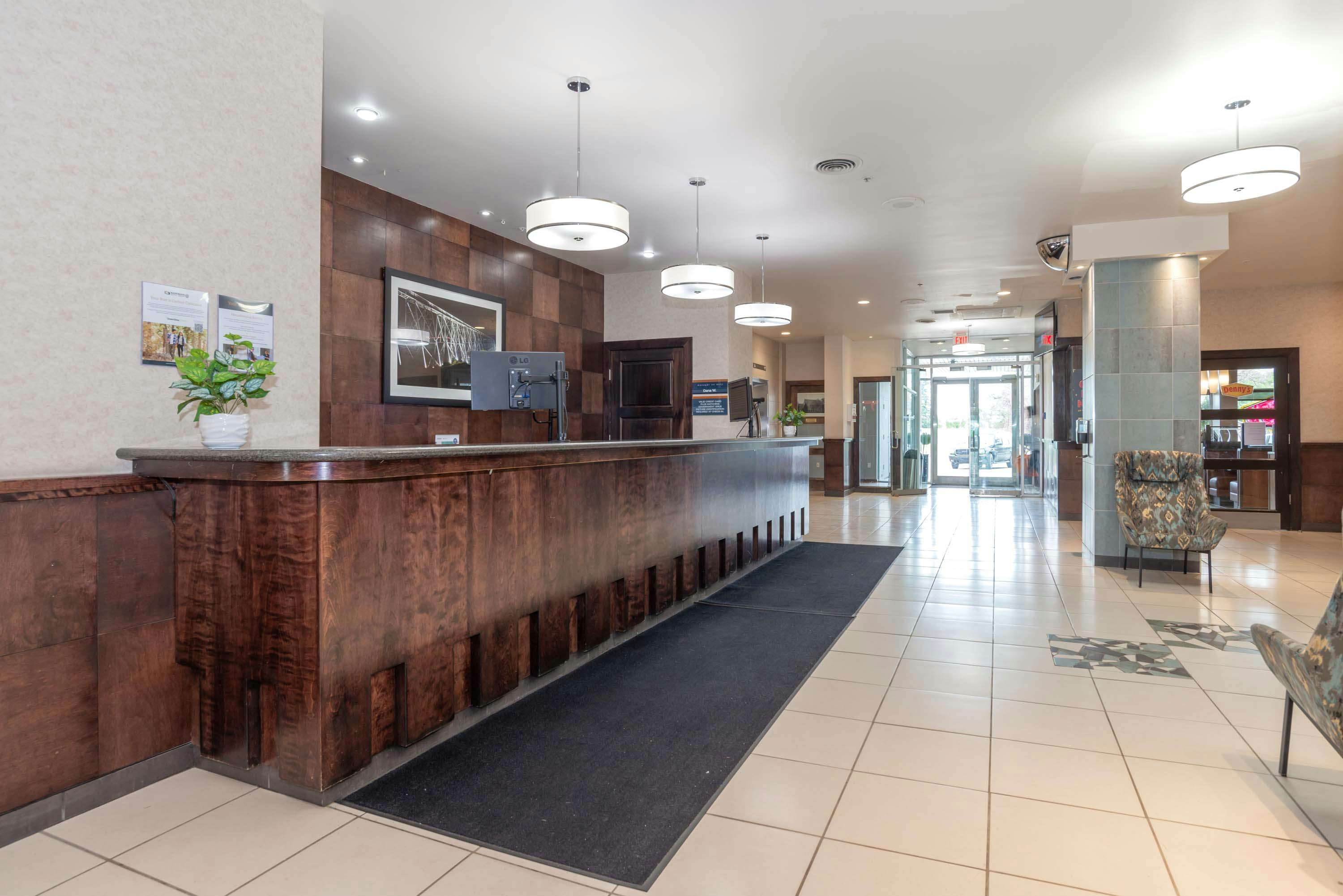 Sandman Hotel Lethbridge 7/46