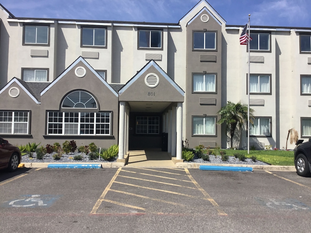 Motel6 McAllen, TX - East 52/60