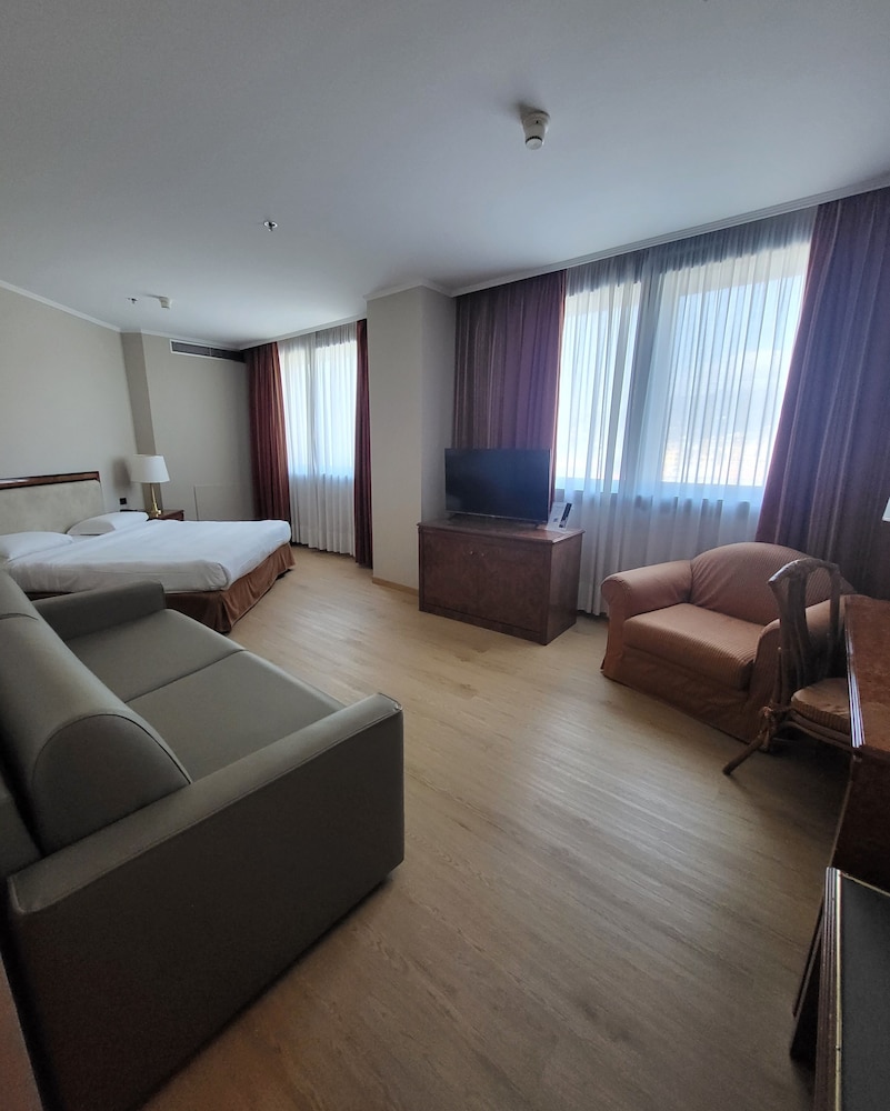 Tower Genova Airport Hotel & Conference Center 14/46
