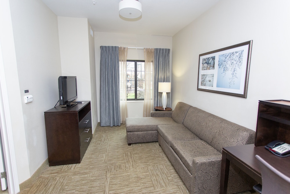 STAYBRIDGE SUITES BOWLING GREEN 28/68
