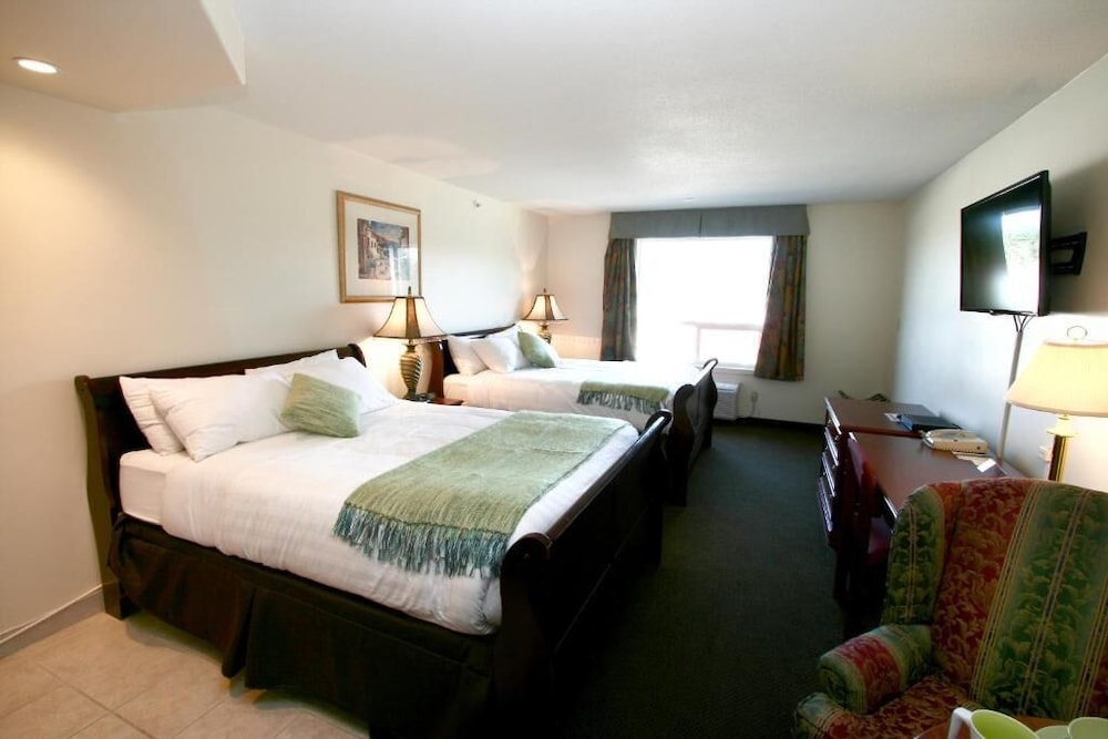 Foxwood Inn & Suites 17/51