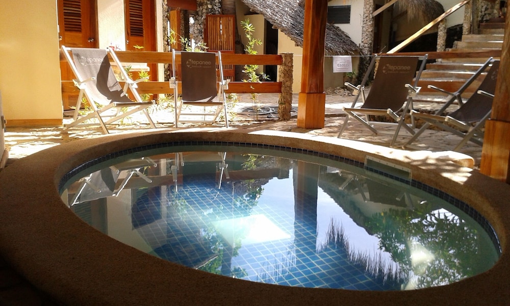 Tepanee Beach Resort 32/63