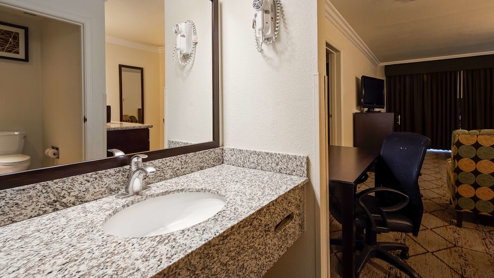 Best Western Executive Inn Los Banos 29/33