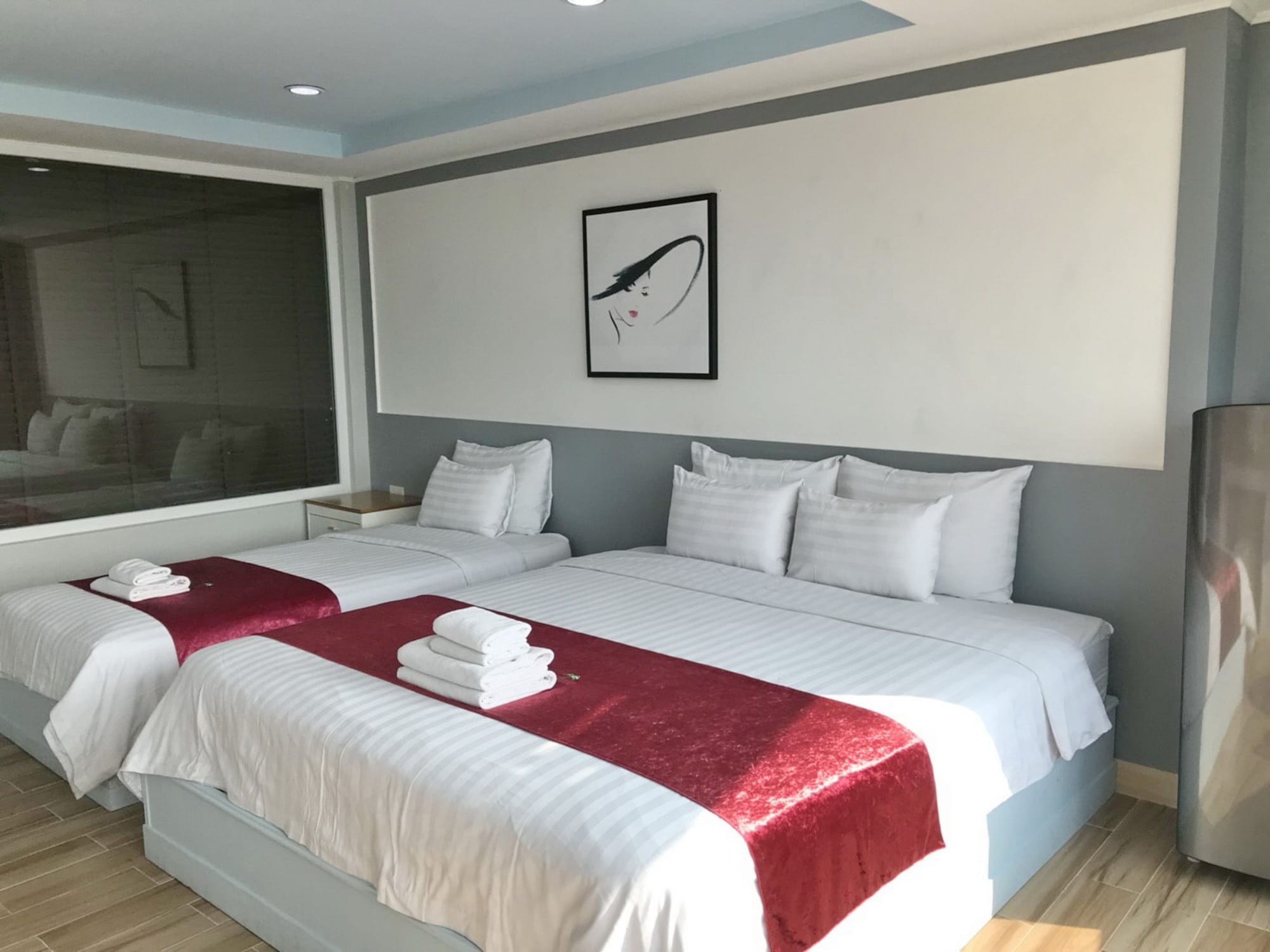 Executive, Triple, 1 Double and 1 Single Bed, Sea View