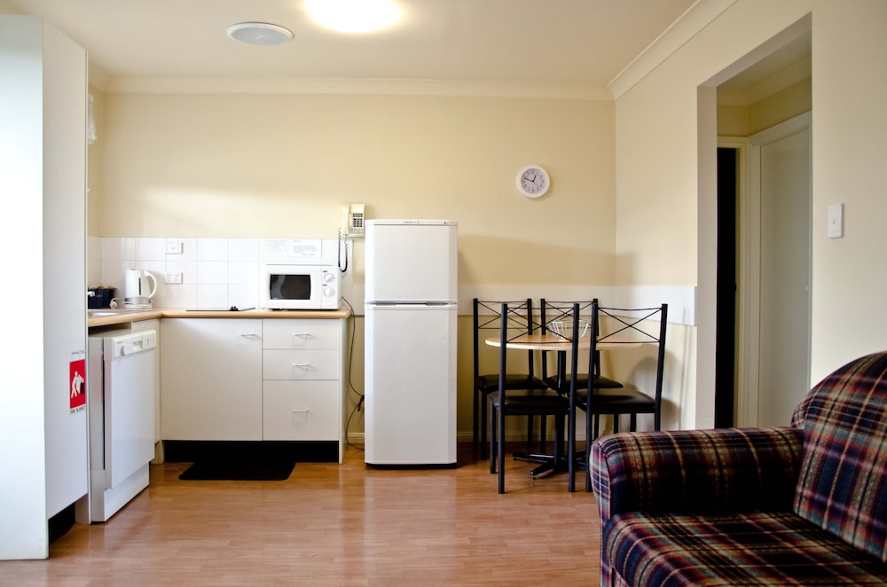 Baybrook Motor Inn & Apartments 20/34